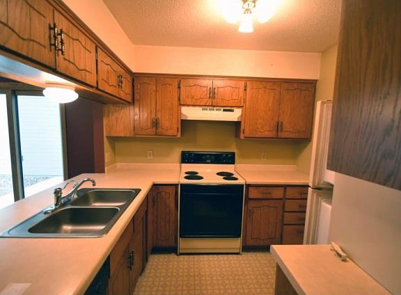 2nd image of 1405 Granada Trl N