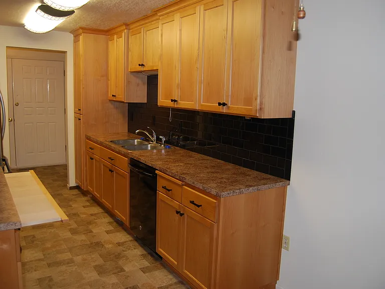 408 Pinehurst Dr — Photo 6