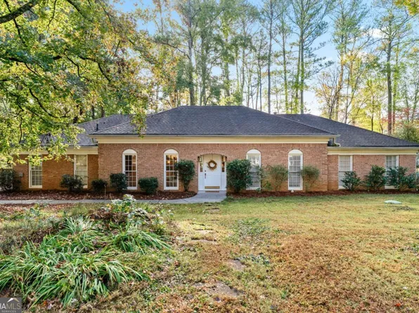 2746 Saxon Dr, Duluth, GA 30096