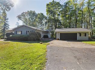 806 Yuma Trl, Mercer, PA 16137