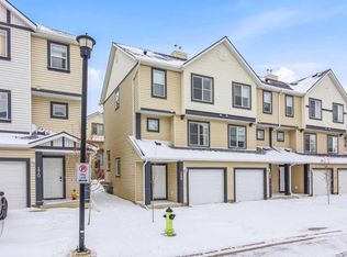 166 Everhollow Hts SW, Calgary, AB T2Y5B3