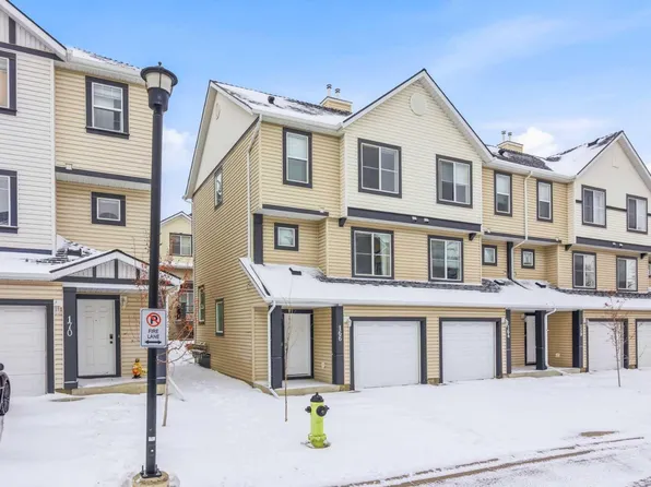 166 Everhollow Hts SW, Calgary, AB T2Y 5B3