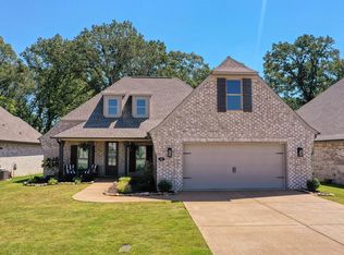 38 Emerald Breeze Dr, Jackson, TN 38305