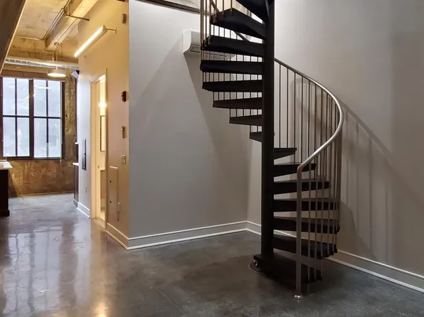 225 McWhorter St #414, Newark, NJ 07105