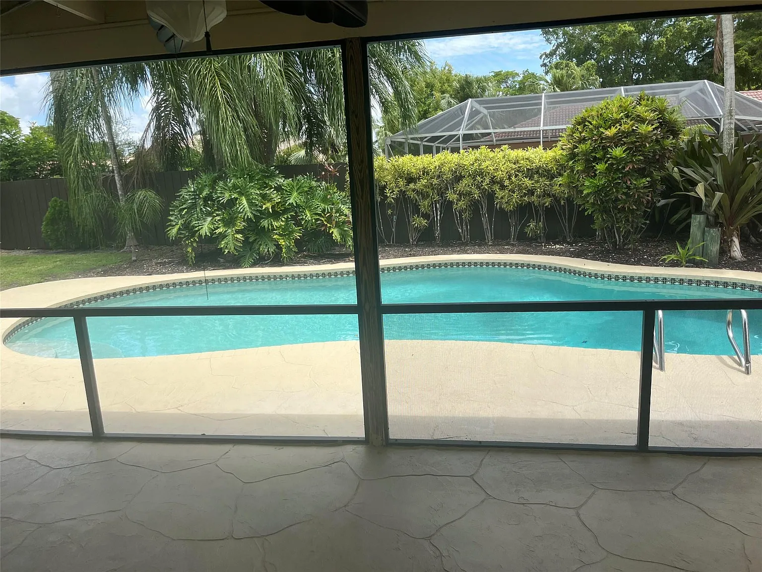 3 bed, 2.0 bath, 1758 sqft, $3,750 — Photo 4