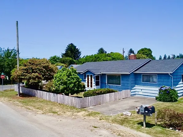 330 Maple St, Brookings, OR 97415