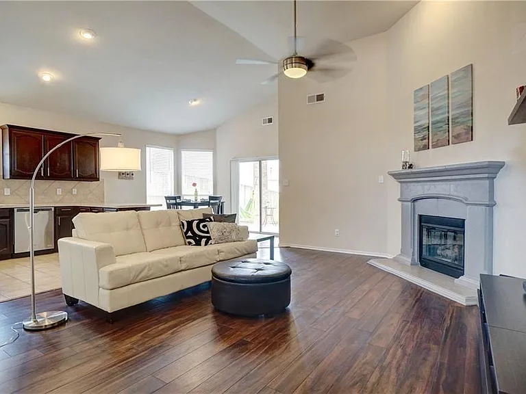 12833 Danville Dr — Photo 20