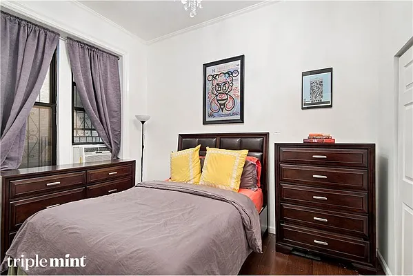 Sold by Triplemint | media 3