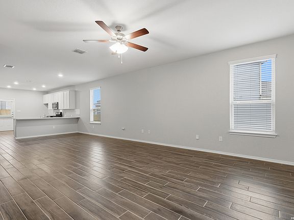 5th image of 248 Kinsley Way