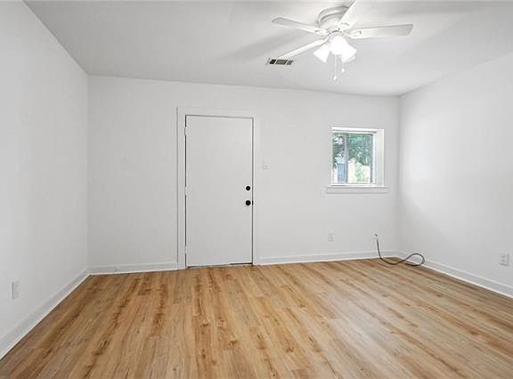 3rd image of 3133 Chippewa St