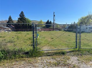 1515 Columbia Ave, Bridgeport, WA