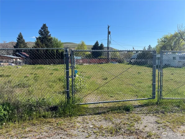 1515 Columbia Ave., Bridgeport, WA 98813