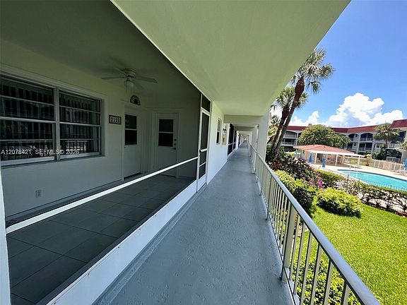 4th image of 581 Blue Heron Dr APT 212-B
