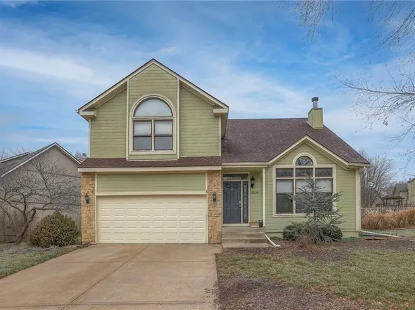 12530 S Alcan Cir, Olathe, KS 66062