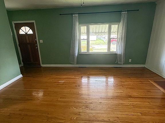 5th image of 4017 Van Sant St