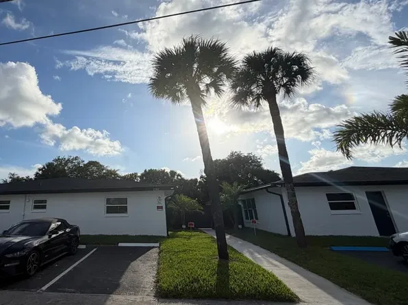 2771 NW 58th Ter, Lauderhill, FL 33313