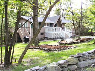 Acreview Dr, Dingmans Ferry, PA 18328