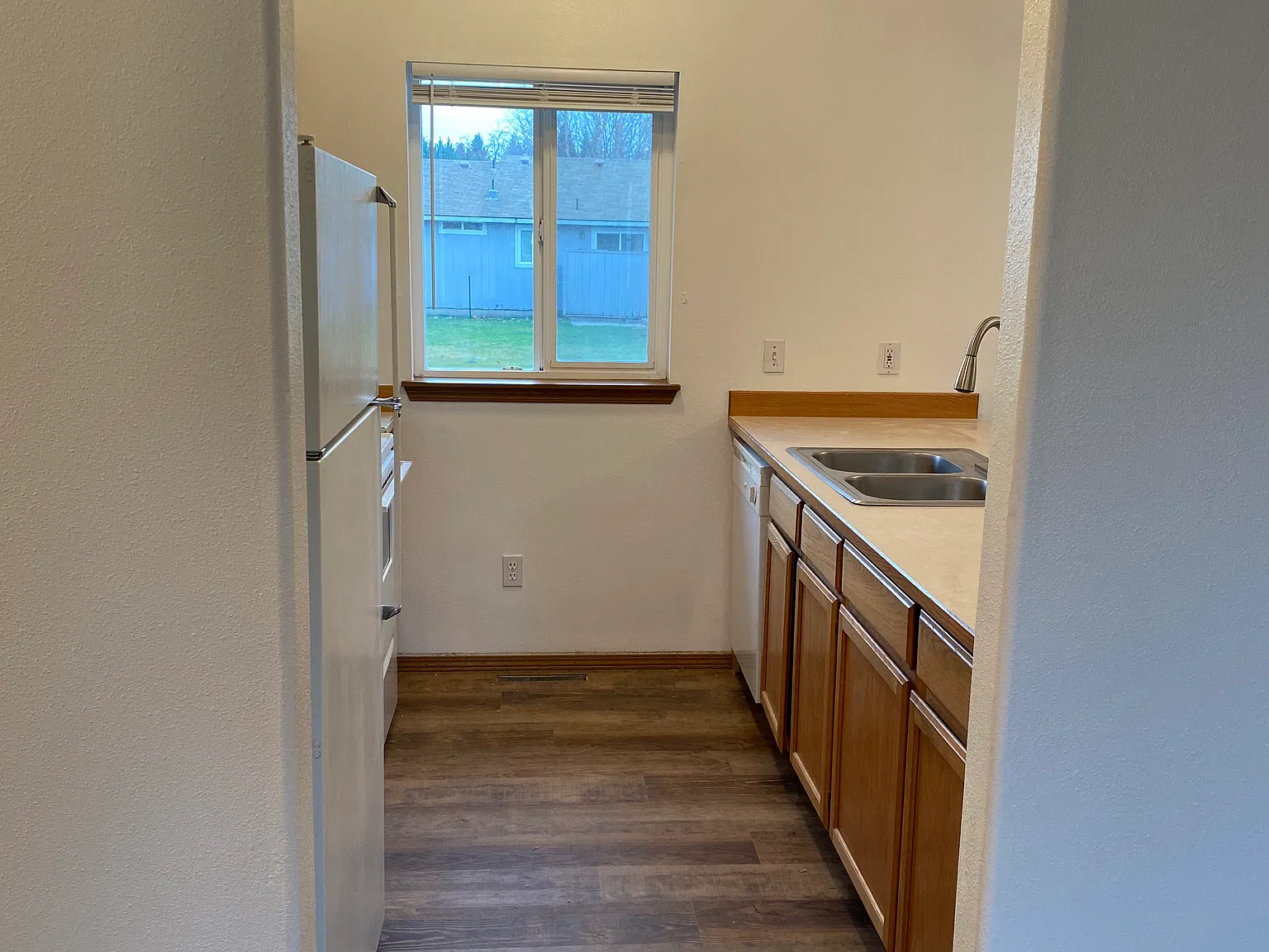 2 bed, 1000 sqft, $1,500 — Photo 2