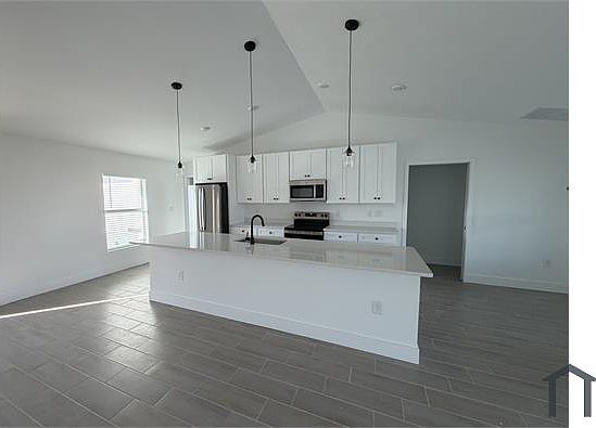 4th image of 1607 NE 36th Ln
