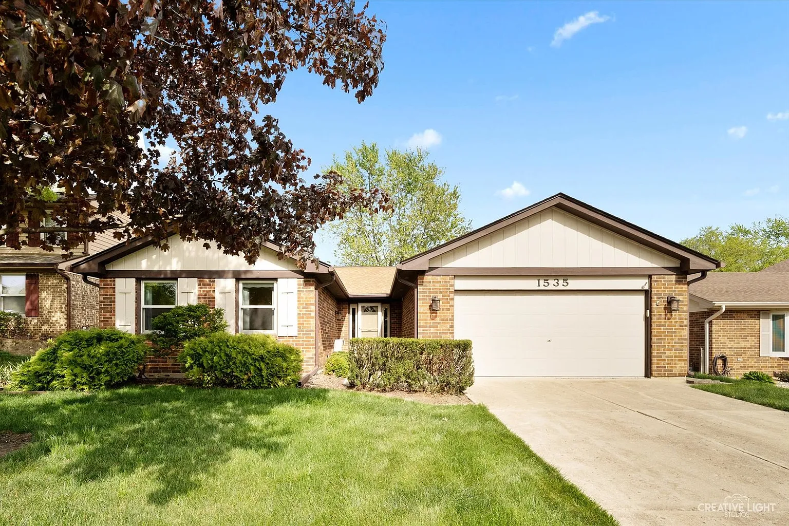 1535 Huntleigh Dr photo 1