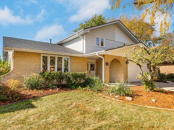 3rd image of 15432 Tee Brook Dr