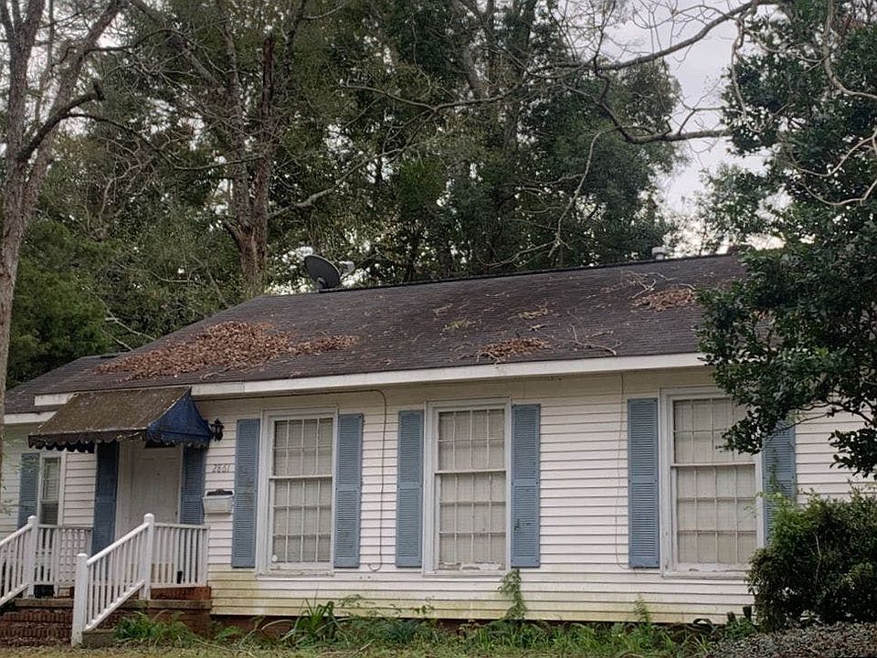 1st image of 2861 S Sherwood Dr