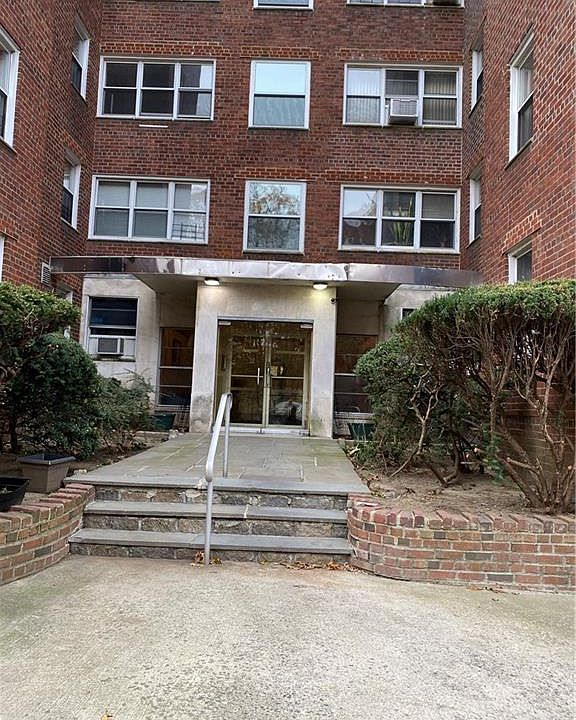 1st image of 1234 Midland Ave APT 3E