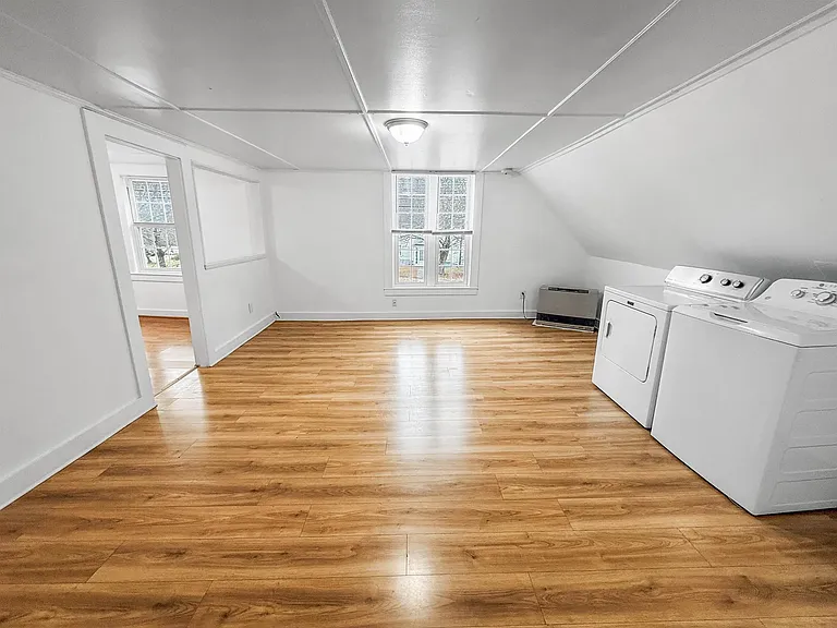 230 King St #B — Photo 6