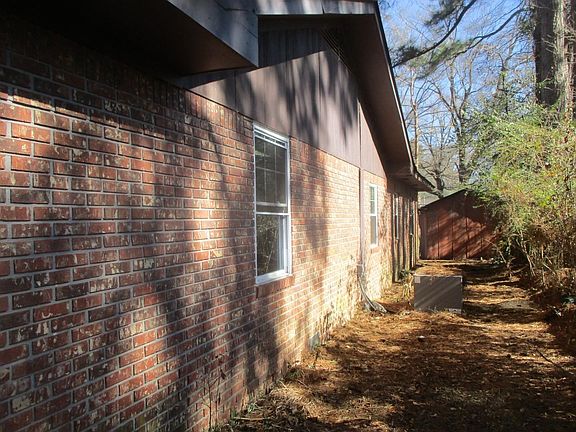 4th image of 2843 Stinson Ave
