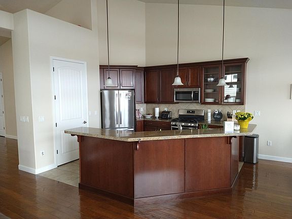 3rd image of 2751 N Turnberry Ln