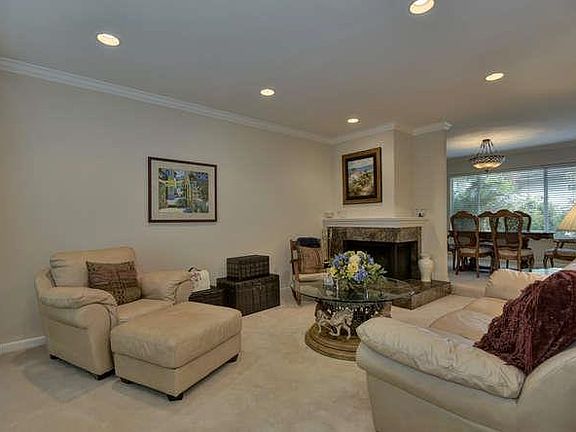 3rd image of 12 Holmes Ln