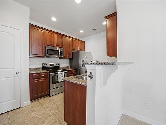 3rd image of 503 Nesbit Dr