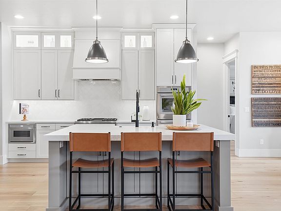 3rd image of 5008 W Strant St