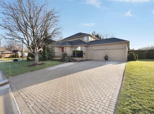 3035 Rowley Park Dr, Kingsville, ON N9Y 3S8