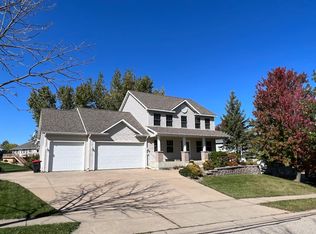 818 Snowbird Dr, Red Wing, MN 55066