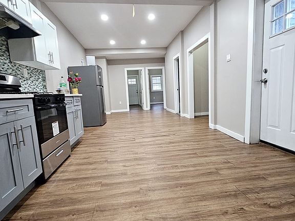 3rd image of 203 12th Ave #1G