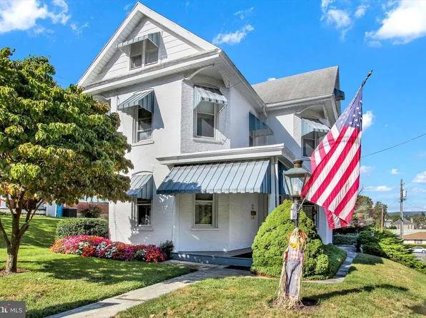 220 W 6th St, Waynesboro, PA 17268