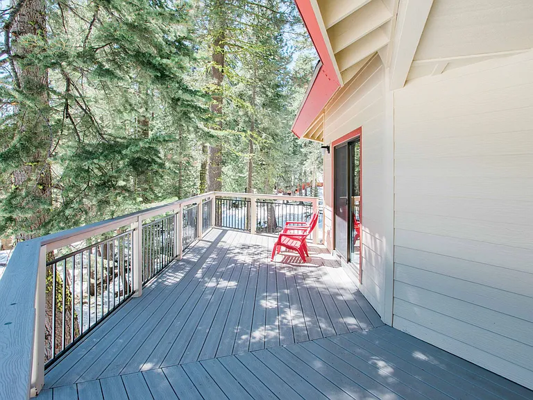 1434 Skyline Dr — Photo 5