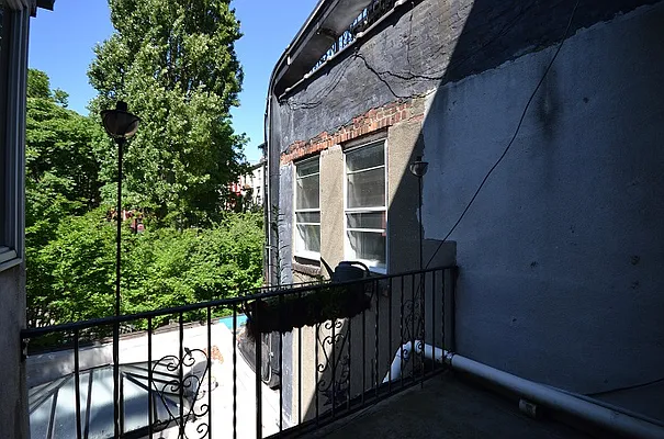 Rented by Bold New York | media 28