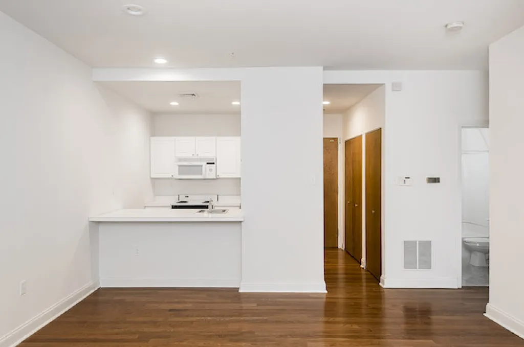 1600 Walnut Street — Photo 4