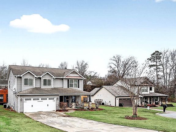 2nd image of 105 Aklavik Ct