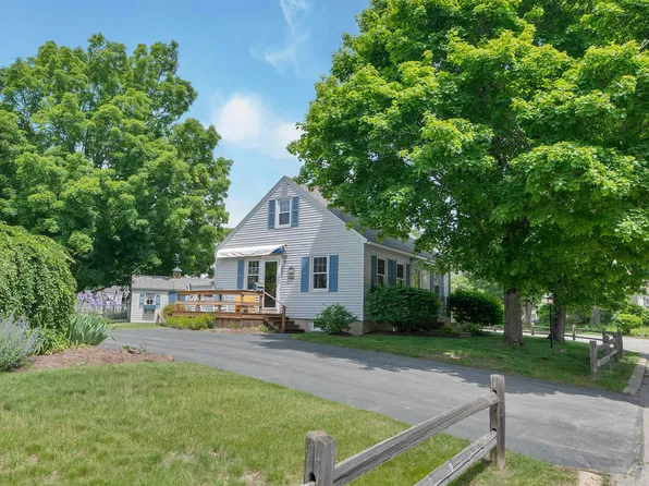 2 Elmview Circle, Dover, NH 03820
