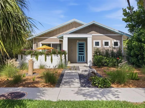1421 14th St N, Saint Petersburg, FL 33704