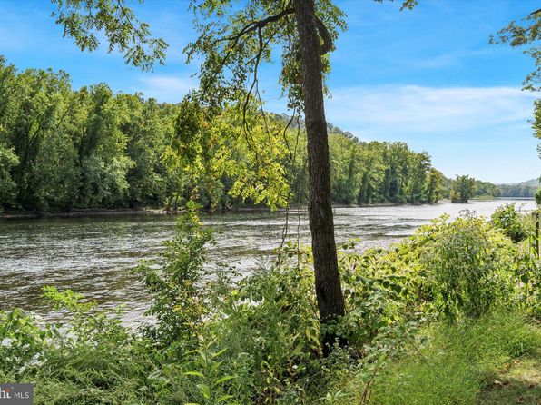 14 Bridge Five Ln, Pipersville, PA 18947