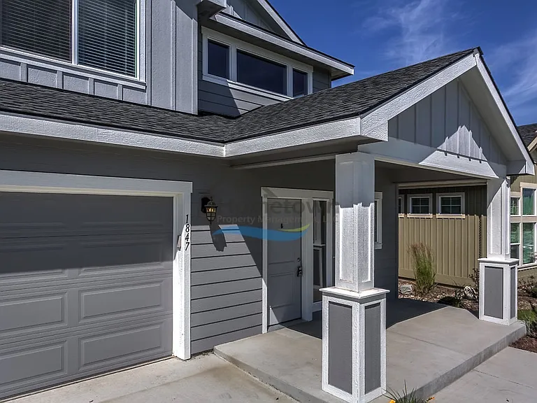 1847 N Clark Fork Pkwy — Photo 3