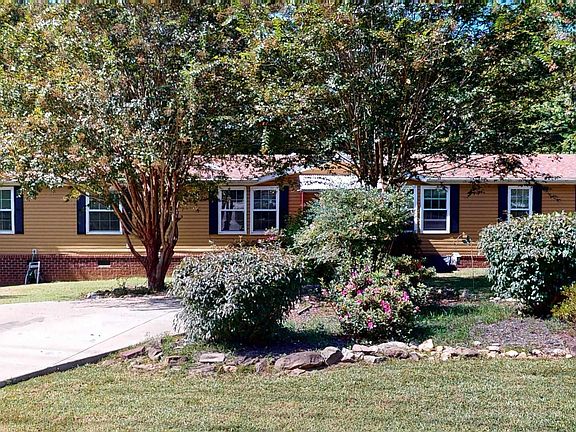 3rd image of 209 Sease Acres Trl