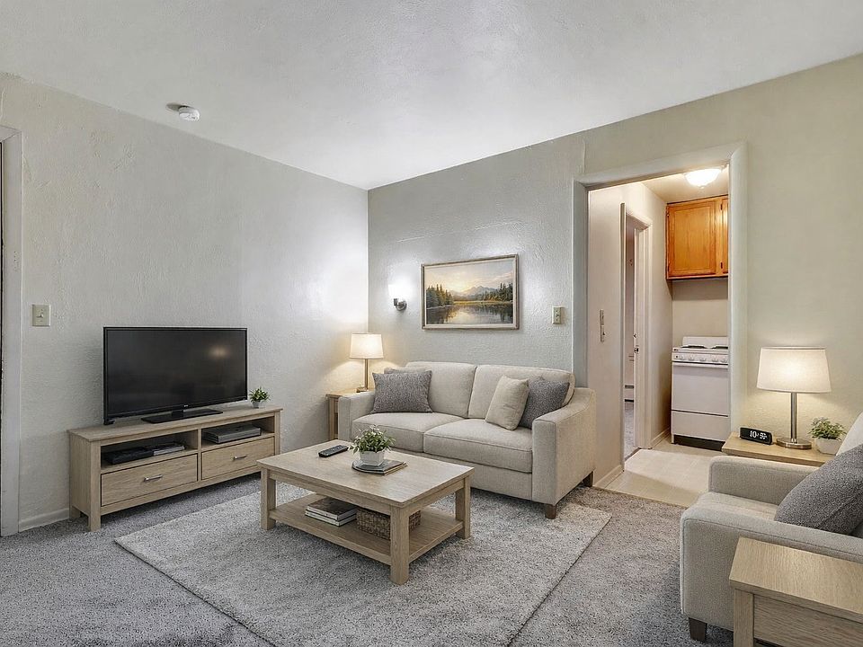 1st image of 728 E 8th Ave #6
