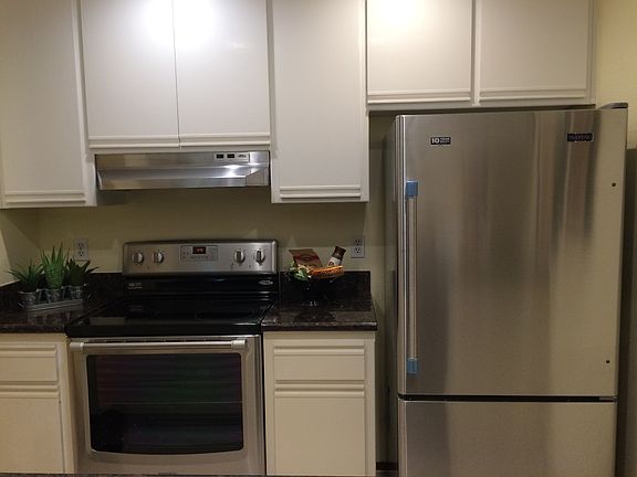 2nd image of 1271 Poplar Ave APT 206