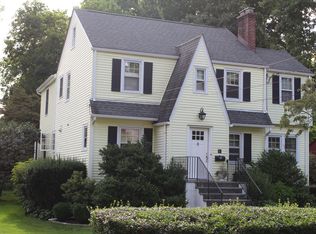 61 Valleywood Rd, Cos Cob, CT 06807