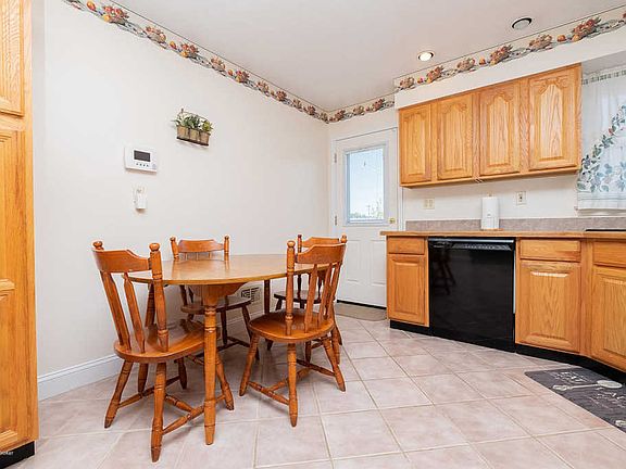 4th image of 7605 Brewer Dr
